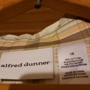 This is a beautiful Alfred Dunner button up
